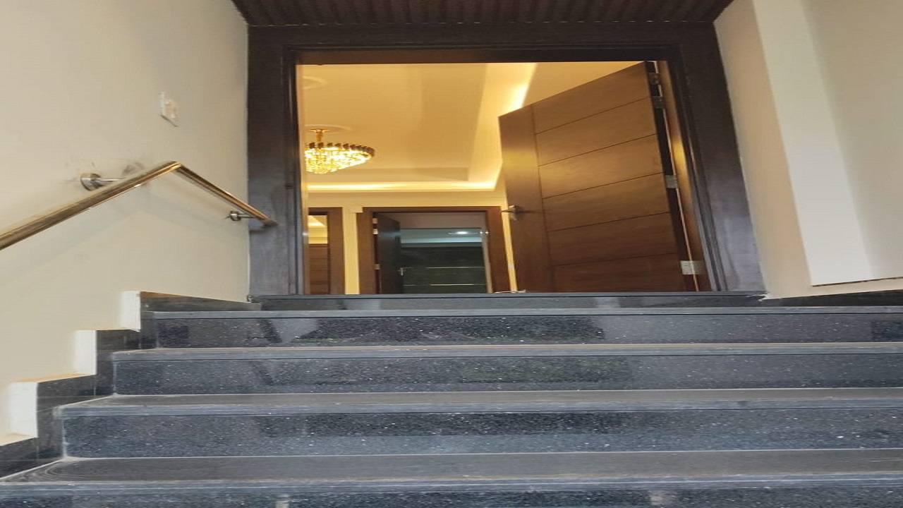 Exclusive House Built in 126 Gaj Best Price in Gurgaon Duplex House