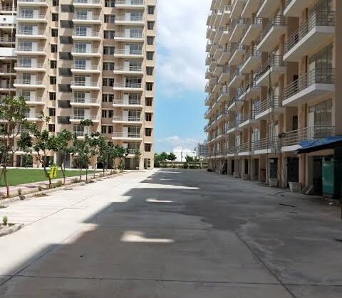 2 Bedroom 1000 Sq.Ft. Apartment in Sohna Sector 33 Gurgaon
