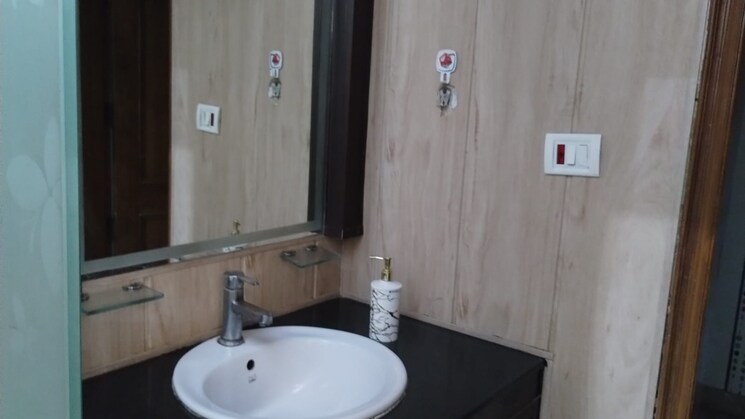 6 BHK House for Sale in Krishna Colony Gurgaon