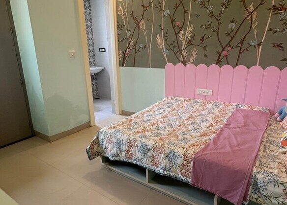 4 BHK Flat for Sale in Faridabad, Sector 72