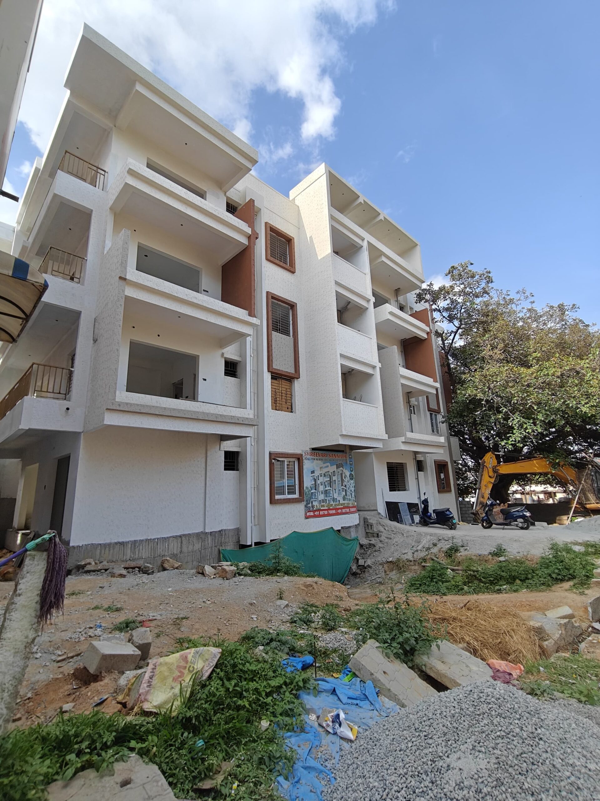 Exclusive Ready-to-Move 2 & 3BHK Apartments in Prime Location 37