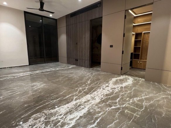 4 BHK Independent Builder Floor in DLF Phase 1, Gurgaon 4