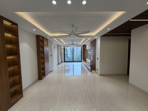 4 BHK Independent Builder Floor in South City 1, Gurgaon 2