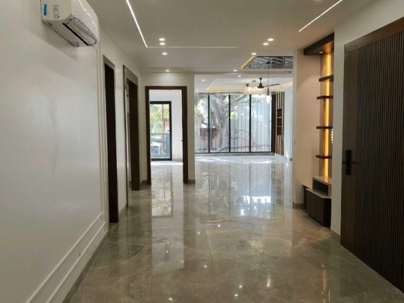 4 BHK Independent Builder Floor in Sushant Lok 3 Extension, Gurgaon 2