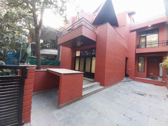 6 Bedroom House for rent in DLF Phase 2, Gurgaon 6