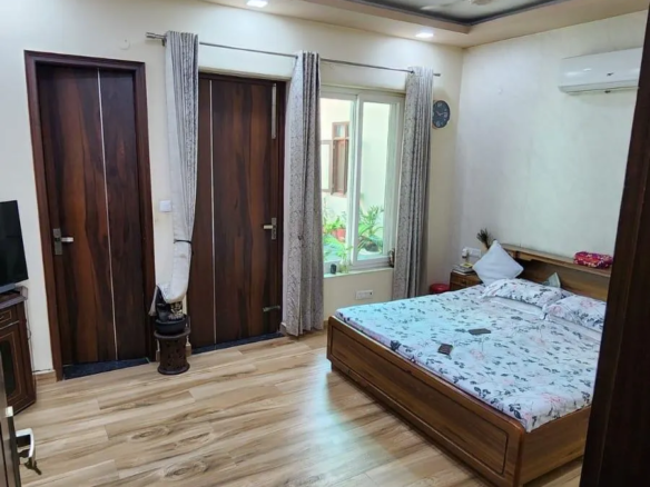 7 Bedroom House in Sector 4, Gurgaon 4