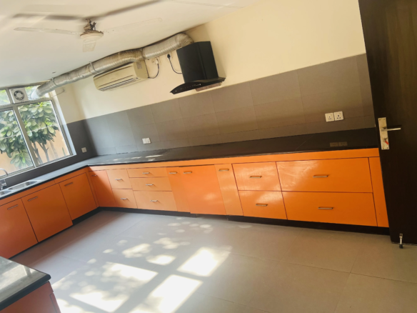 5 Bedroom villa in Sector 33, Gurgaon 14