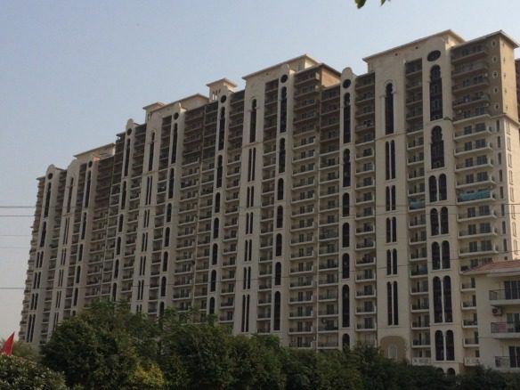 Emaar MGF The Palm Drive 4BHK 4Baths 14