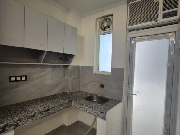 Studio Apartments / 1 RK Flats for rent in DLF Phase 3, Gurgaon 10