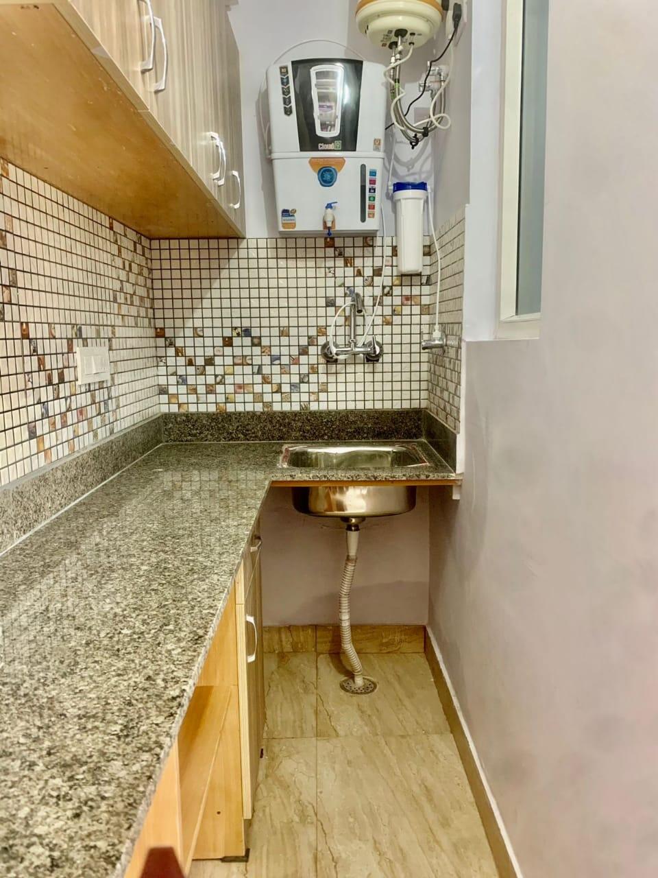 1 RK Flats for rent in DLF Phase 5, Gurgaon 2 – Copy