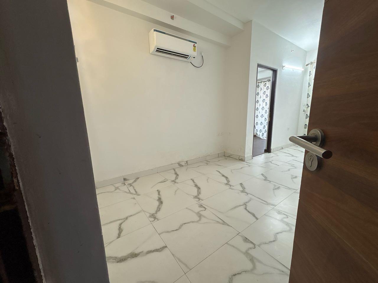 1 RK Flats for rent in Sector 106, Gurgaon 1