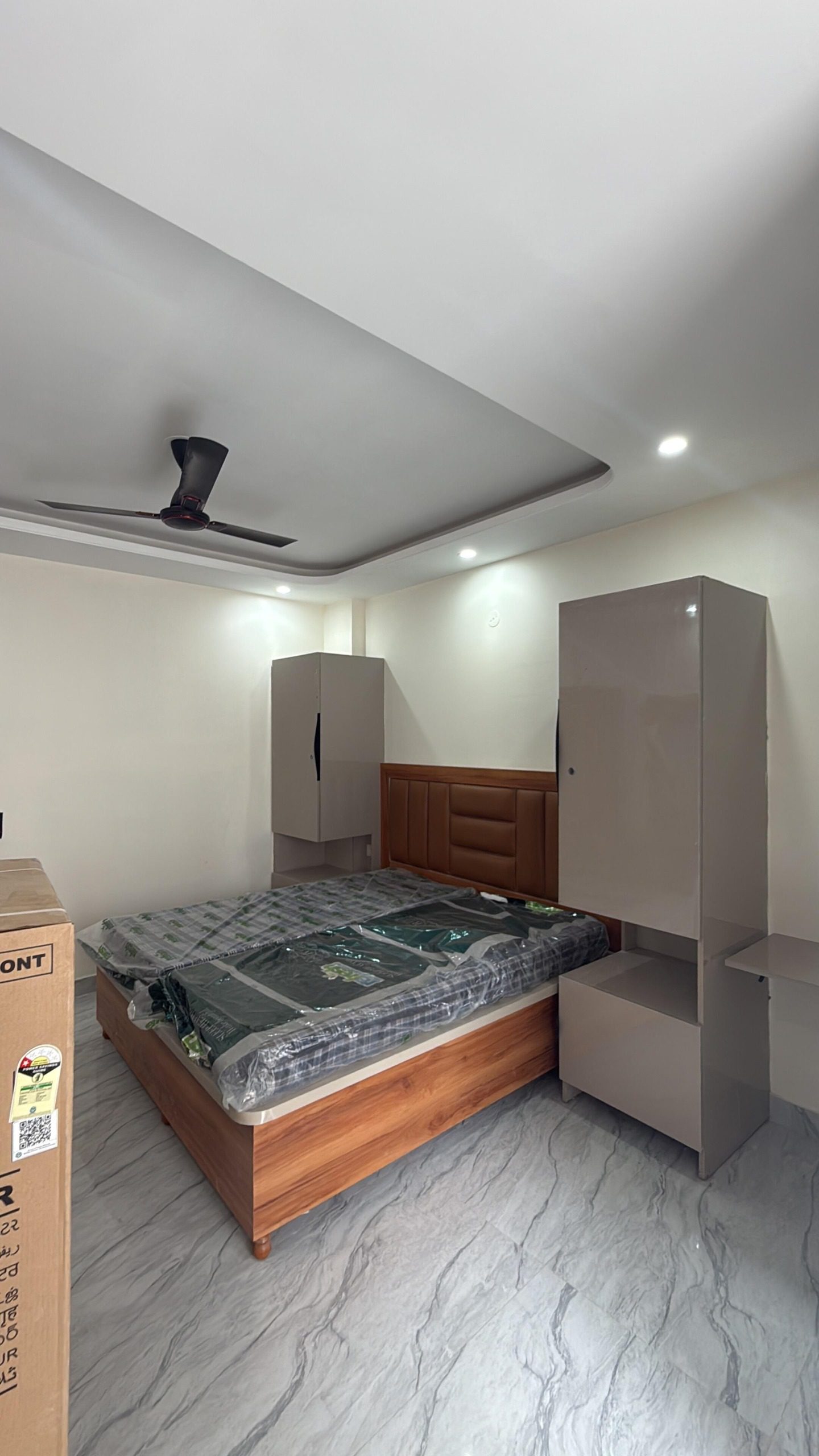 1 RK Flats for rent in U Block DLF Phase 3, Gurgaon 1