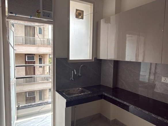 Studio Apartments / 1 RK Flats for rent in U Block DLF Phase 3, Gurgaon 12