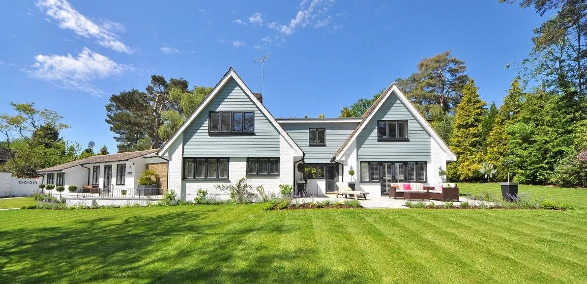 Best Farmhouse Design Ideas for 2026 – Modern, Luxury and Budget Styles 2 Best Farmhouse Design Ideas for 2026 – Modern, Luxury and Budget Styles 1